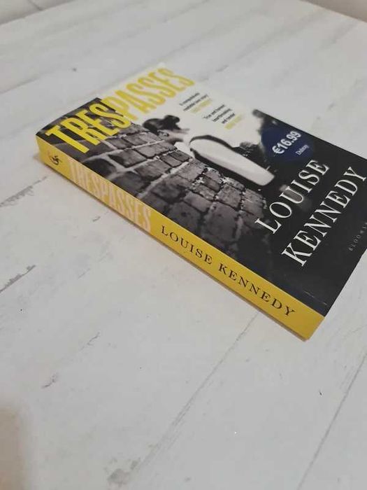 Livro Trespasses Louise Kennedy Book
