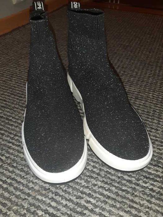 Stylowe buty damskie z brokatowej dzianiny – rozmiar 40