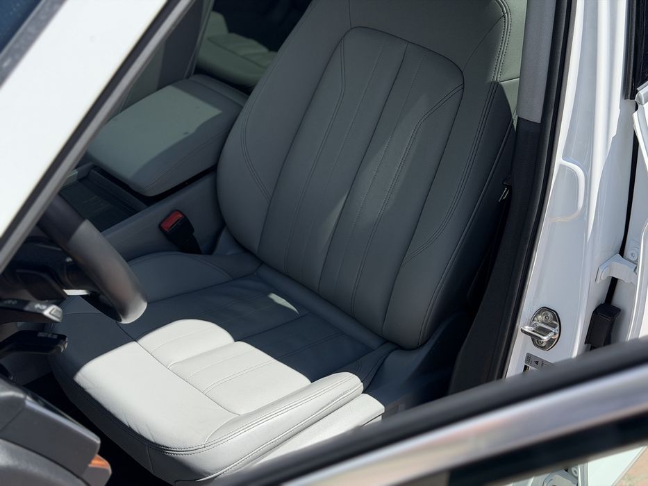 Продам AUDI Q5 Premium Plus