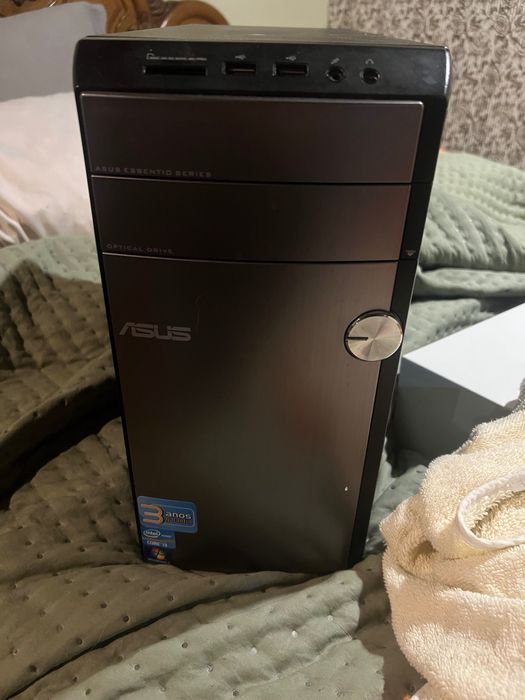 Vendo desktop Asus