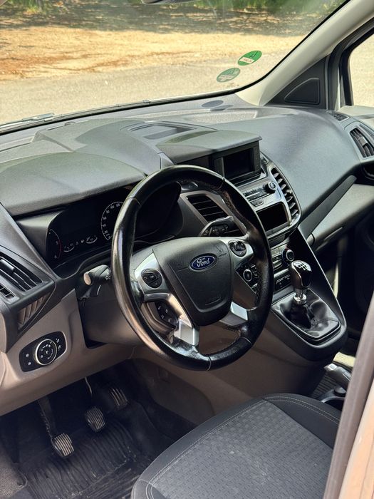 Ford Transit Connect | 2020 | 3 lugares | Ar condicionado