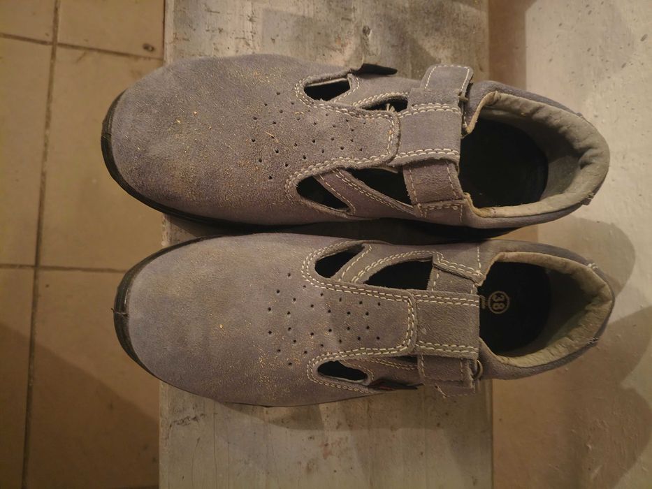 Nowe damskie buty robocze