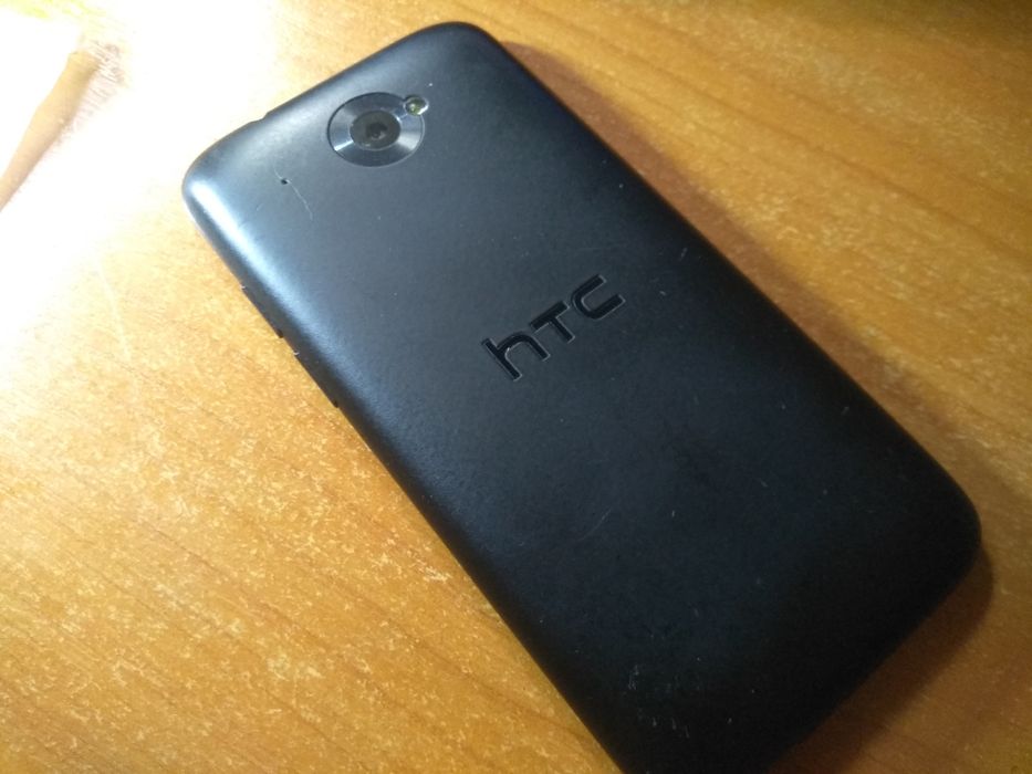 Продам смартфон htc