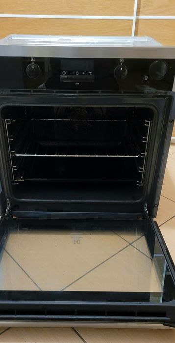 Piekarnik  do zabudowy Electrolux – pieczenie parowe