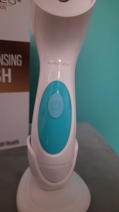 Lumineo szczoteczka masażer do twarzy