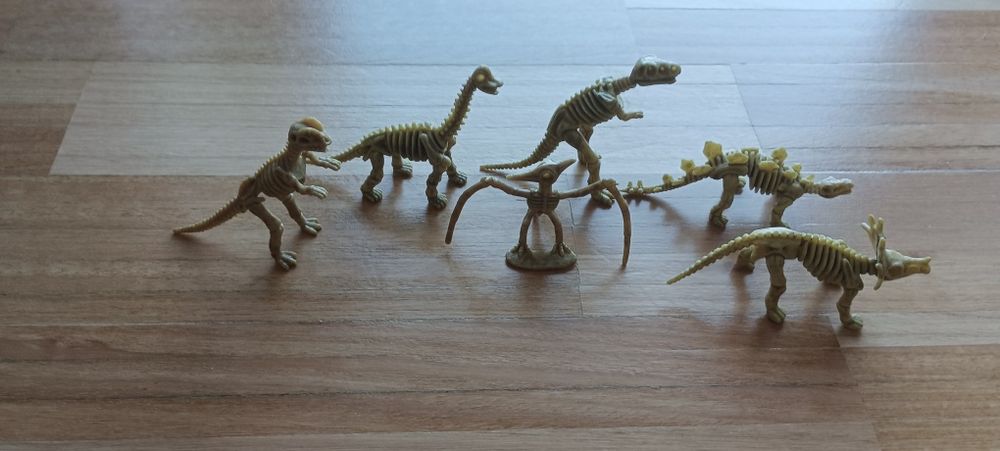 Lot 6 Dinossauros Esqueletos - Brinquedos