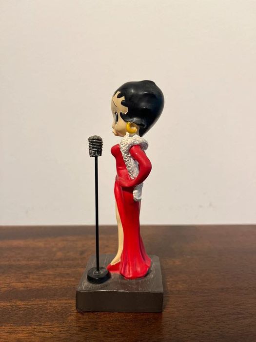 Figura Betty Boop + livros novo/Betty Boop Figure - Singer + new books
