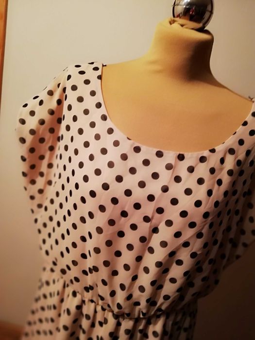 Sukienka w grochy 46 48  50