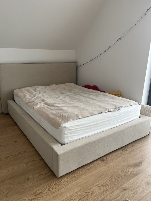 Tapicerowane łóżko 140x200