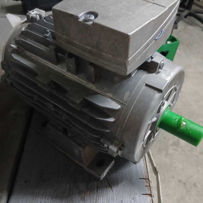 Silnik nieużywany 2.2 kw