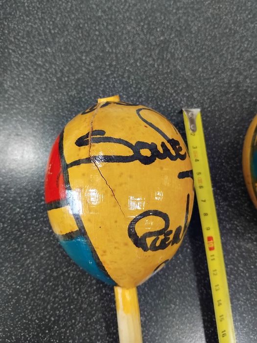 Помпоны [пипидастры] для чирлидинга; Маракасы музыкальные деревянные