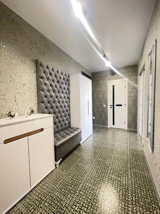 2-кімнатна з дизайнерським ремонтом, Пасічна