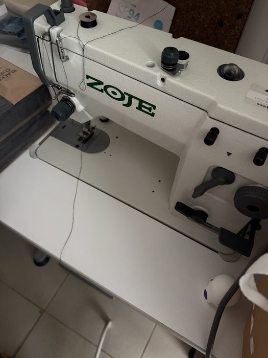 Maquina zig zac nova