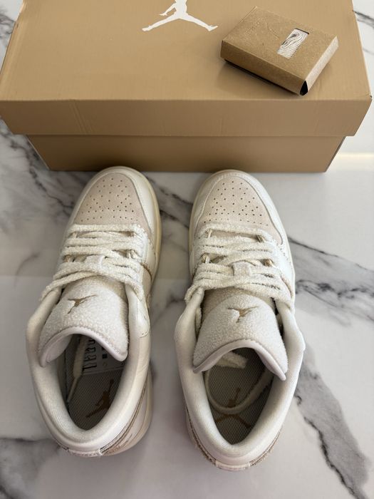 Жіночі кросівки Nike Air Jordan 1 low se, р. 39
