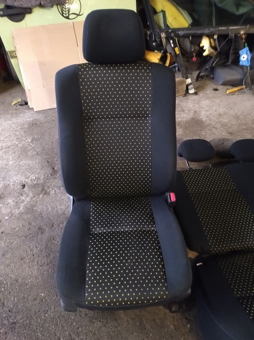 Fotele Kpl Daihatsu Sirion II Lift Wysyłka