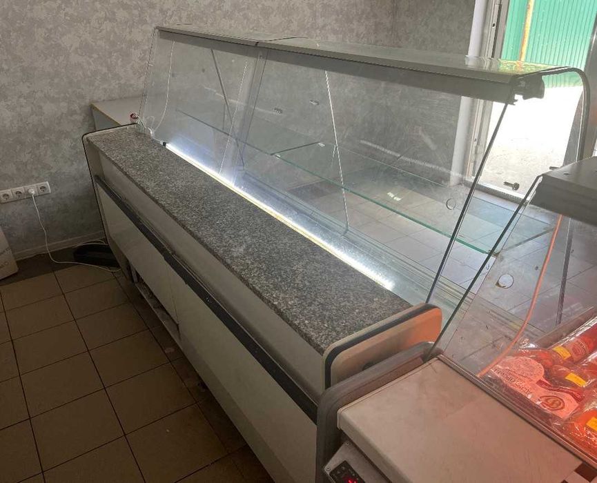 Ветрина холодильник