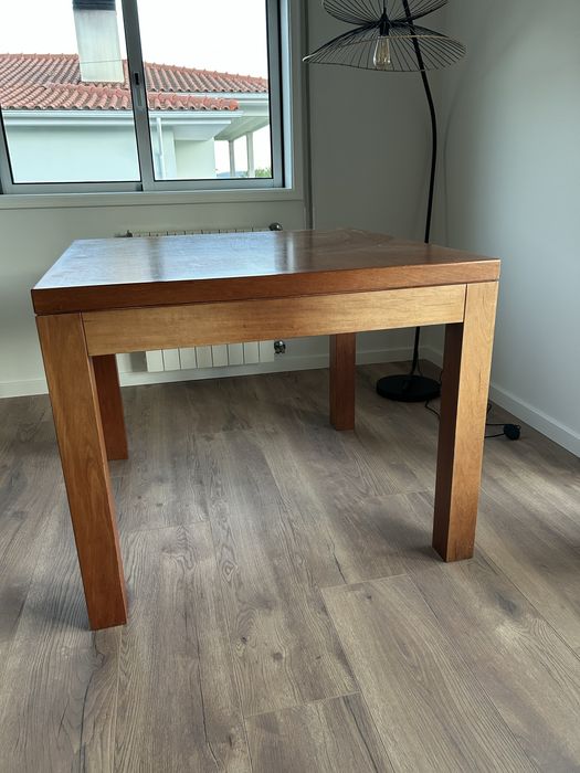 Mesa em madeira extensivel