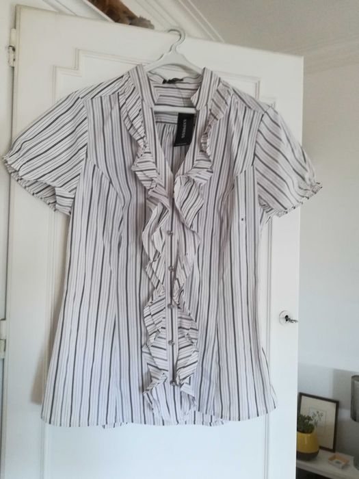 Blusa camiseiro nova manga curta com folho