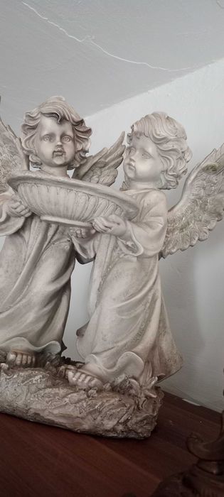 Sprzedam dwa anioły porcelanowe