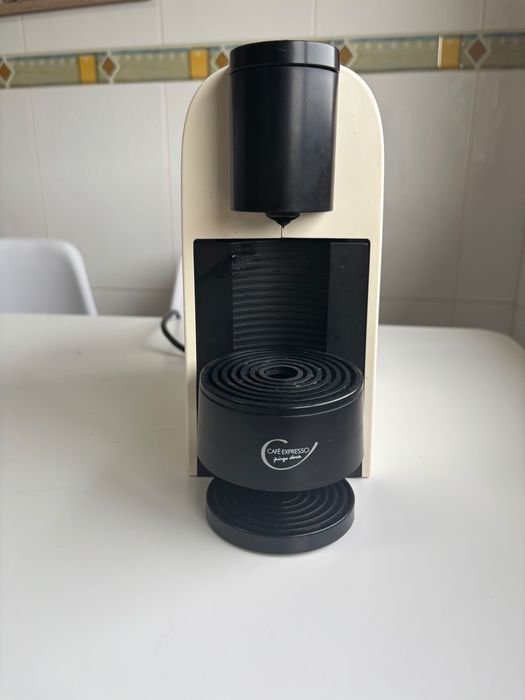 Máquina de café em ótimo estado