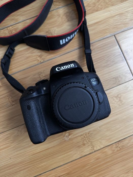 Lustrzanka Canon eos 750d