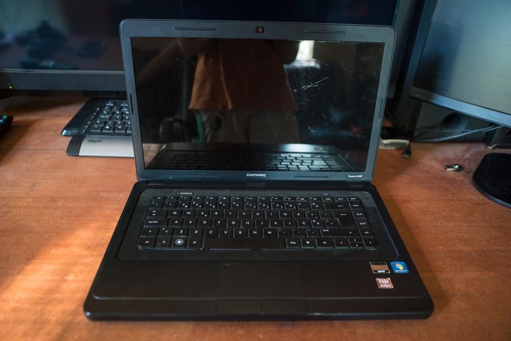 Portátil HP Compaq Presario CQ57 para peças