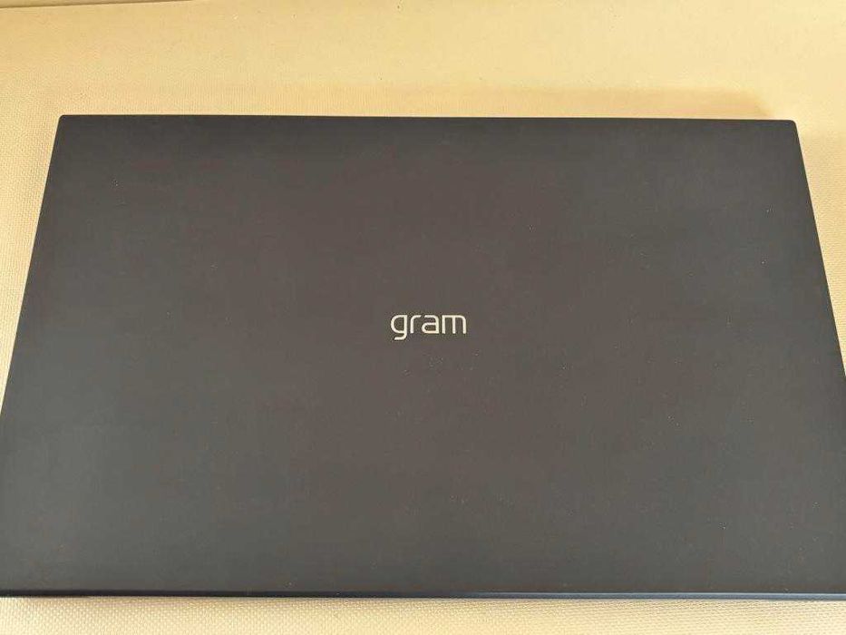 Portátil LG Gram 15" 15Z90Q, i7 1260P, 1TB NVMe, 16 GB RAM, Windows 11 Pro