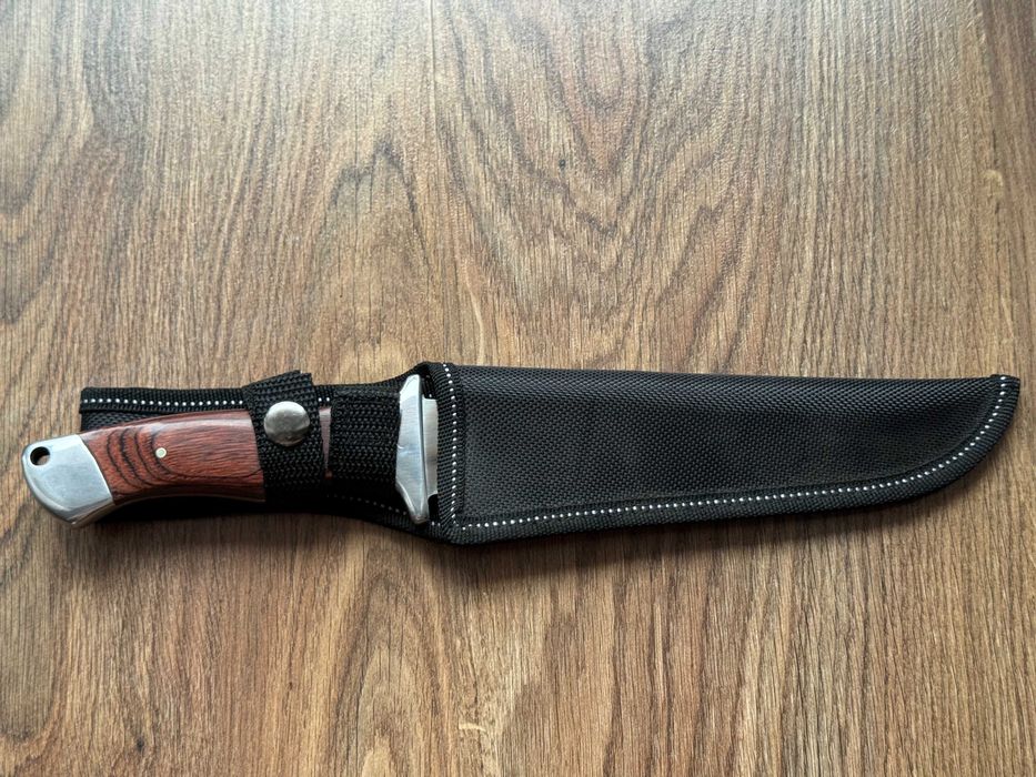 Solidny nóż myśliwski