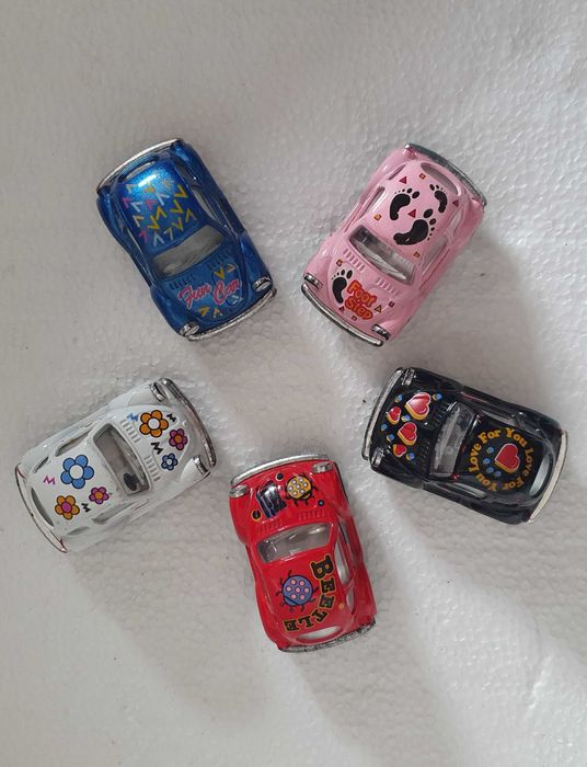 5 Lindíssimos VW Carochas / Beetles de cores diferente - KINTOY