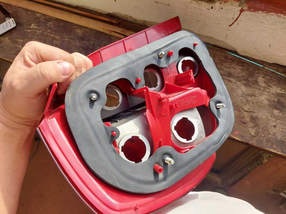 Lacetti фара задняя правая 4d седан 0311-001930