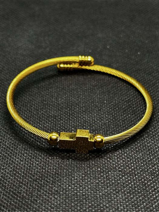 Pulseira/bracelete de CRUZ UNISEXO Inox Banhado a Ouro