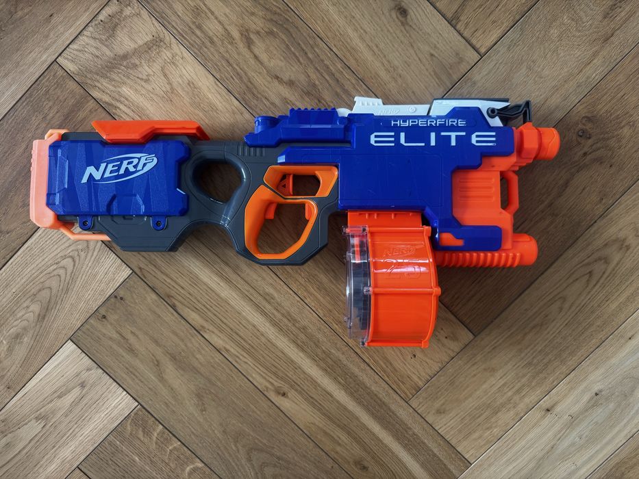 NERF N-Strike Elite HyperFire B5573 automatyczny karabin + magazynek
