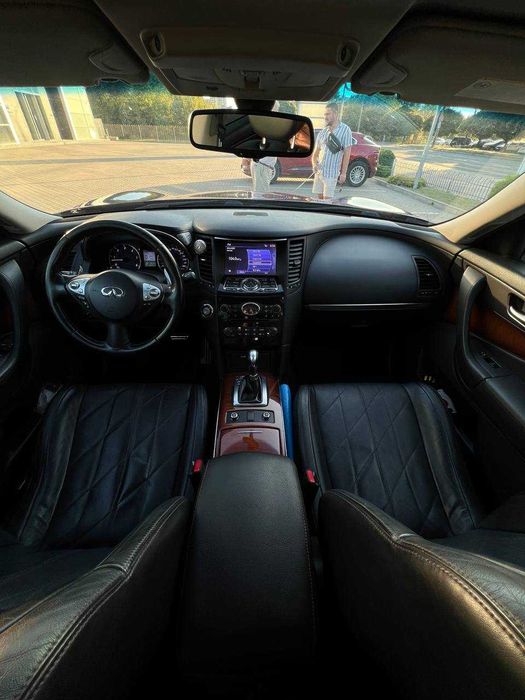 Infiniti QX70 продам в ідеальному стані