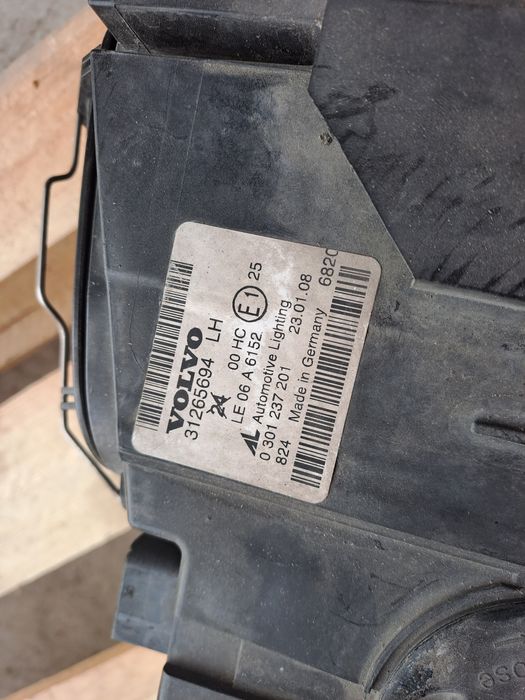 Lampy/Reflektory przód Volvo v50 lift