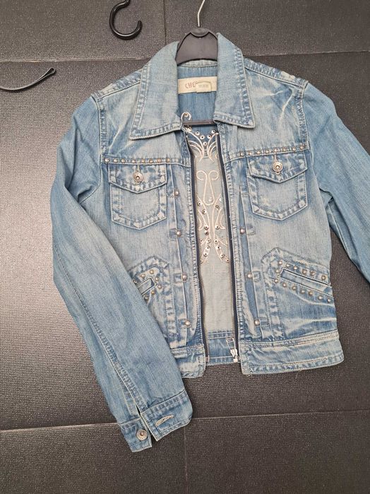 Kurtka jeans dżinsowa.