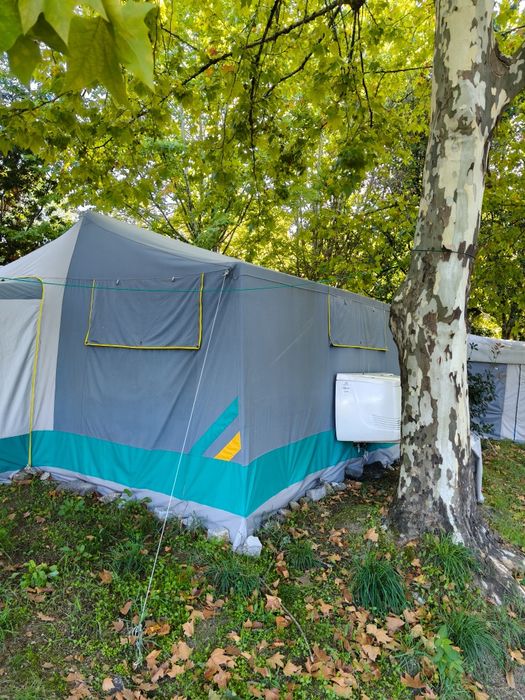 Vendo atrelado tenda