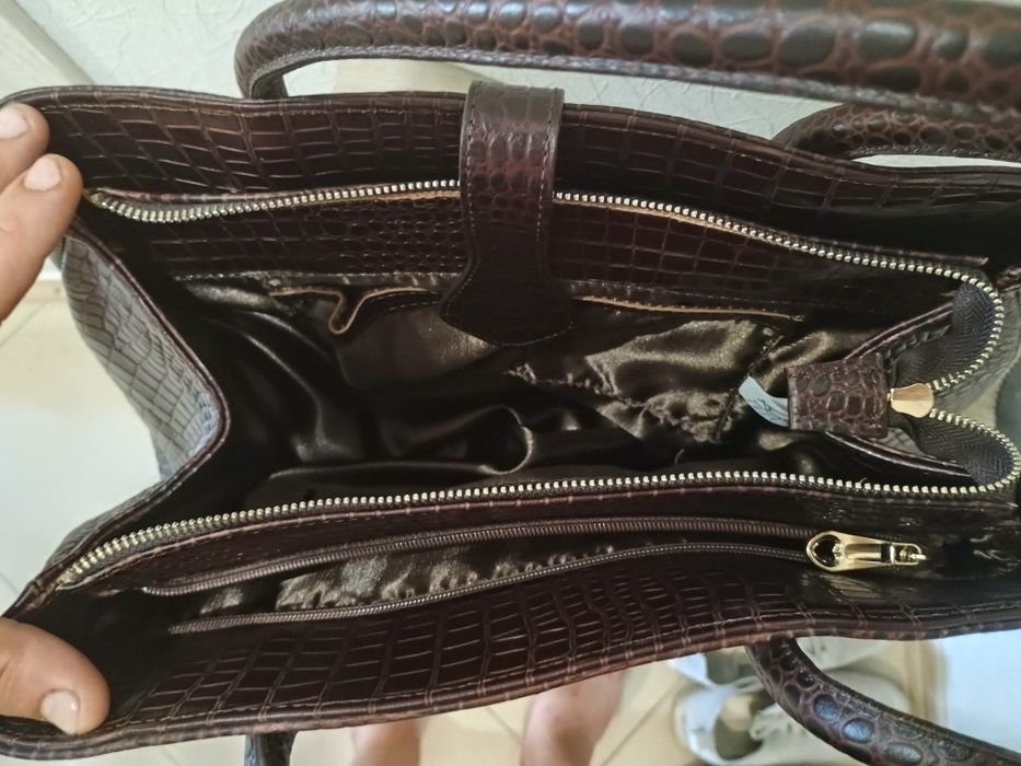 Сумка из натуральной кожи,абсолютно новая