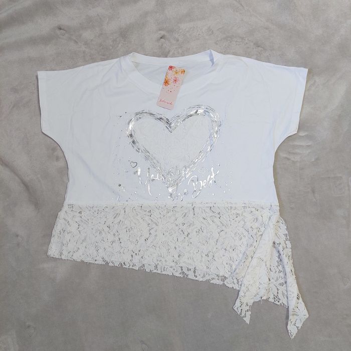 Футболка біла нова з принтом оверсайз