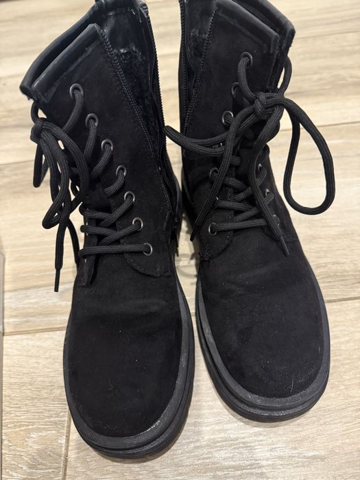 Buty  damskie zamszowe….