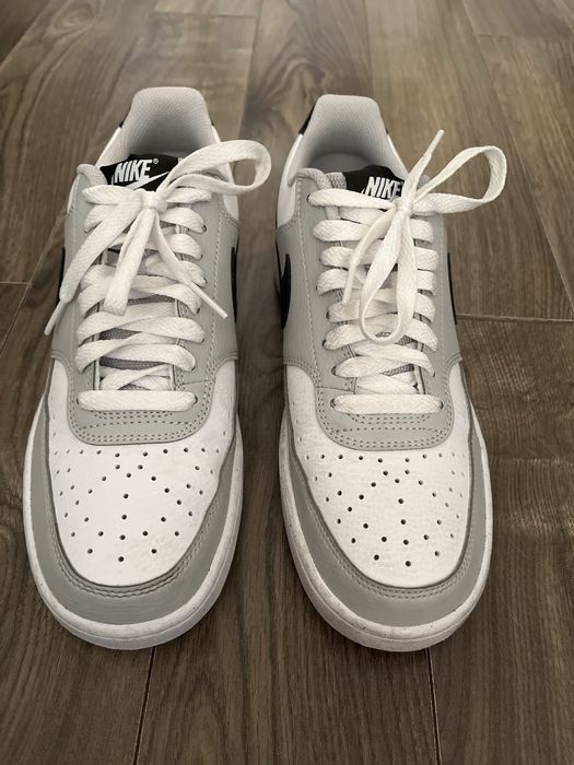 Buty Nike Court Vision Low w rozmiarze 40,5.