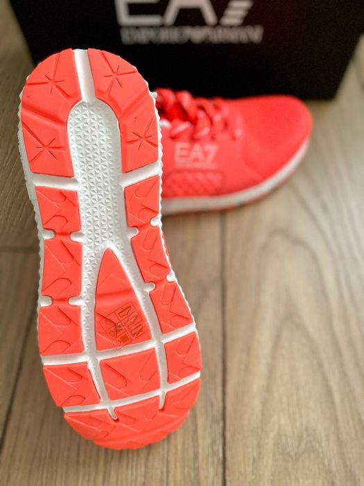 Нові оригінальні кросівки Emporio Armani EA7