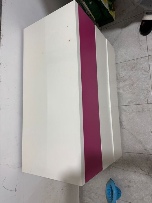 Cómoda/ móvel de arrumação