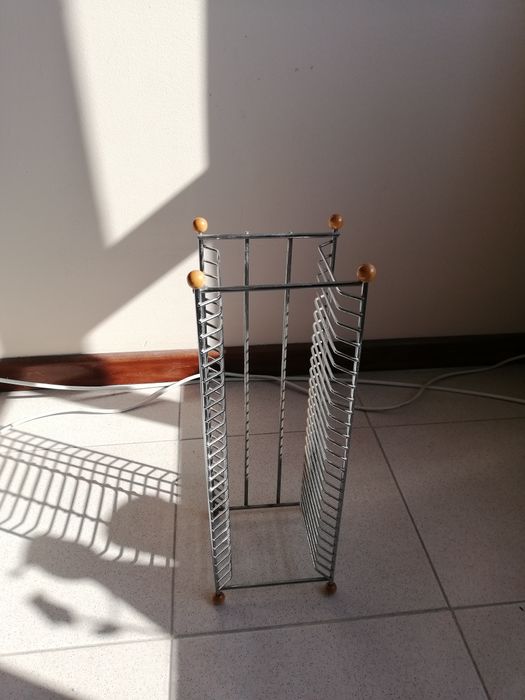 Suporte para cd vertical