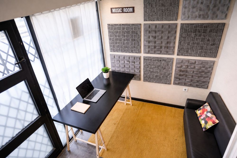 Sala  para explicações, escritório  ou aulas de música