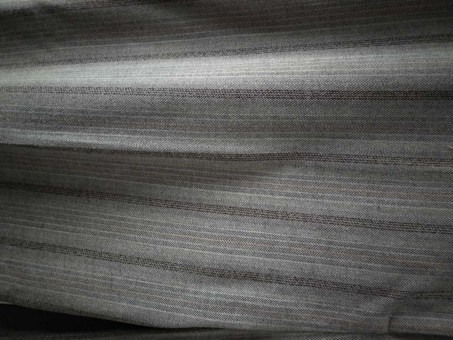 Spodnie materiałowe, szare w pasy, rozmiar 50, pas 100 cm.