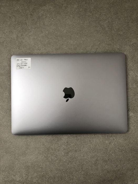 600$ MacBook Pro 13 2020 M1 / 8 GB / 256gb SSD TB ІДЕАЛ