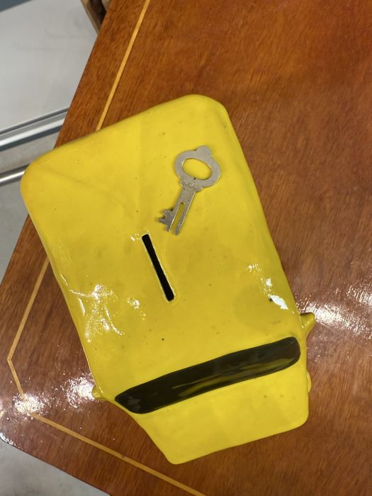 Skarbonka Fiat Iveco Daily ceramiczna żółta retro dekoracja 1350