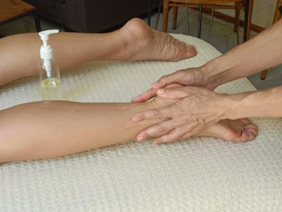 Массаж выезд на дом. Oder massage therapist Kyiv