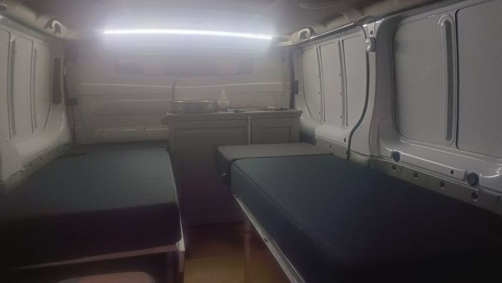 Opel Vivaro -  homolgada para especial dormitório