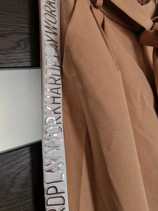 Spodnie damskie, camel z ozdobnym lampasem, NOWE